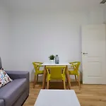 LEEWAYS APARTMENT I in ALCALÁ 99